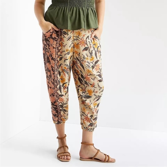 By ANTHROPOLOGIE Smocked Balloon Leg Floral Bird Pants Size 4 - Picture 2 of 15
